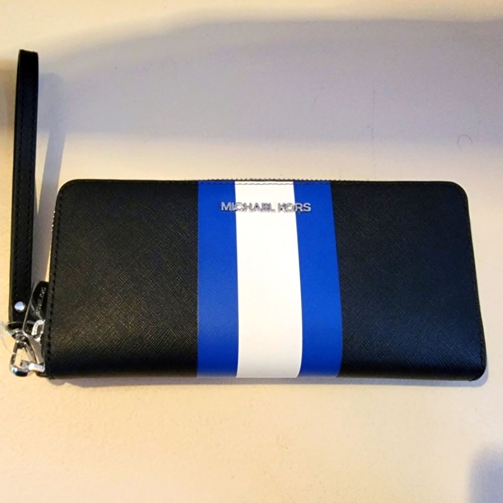 Michael Kors Wristlet NWOT